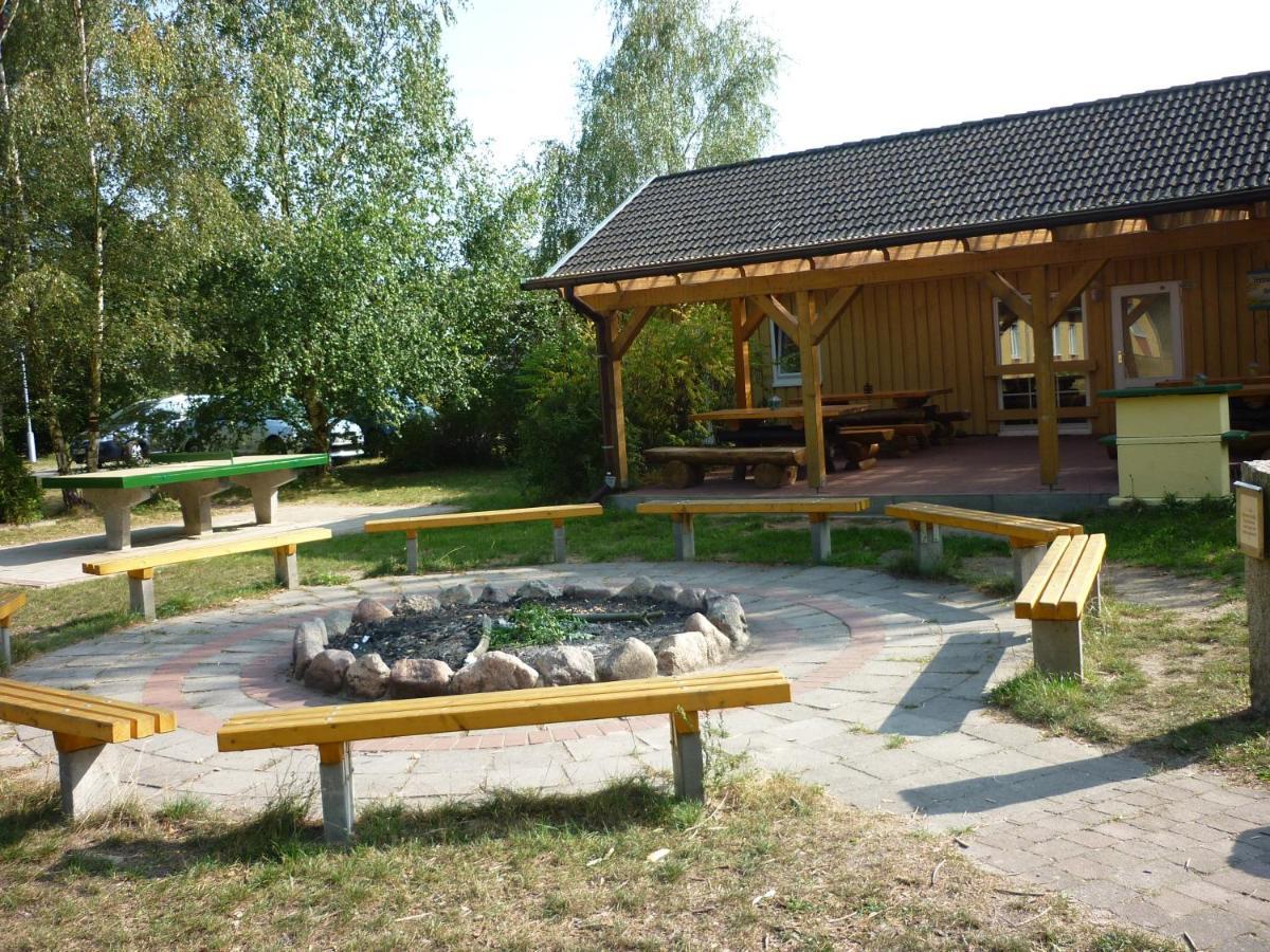 Waldhaus Am Ferienpark Mirow Exterior foto